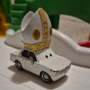 Mattel Deluxe Oversized Pope Pinion IV de Disney/Pixar Cars 2. 